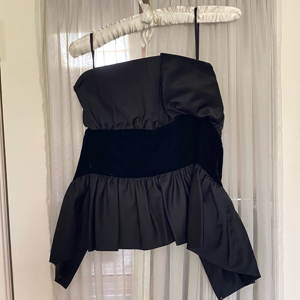 Strapless black top